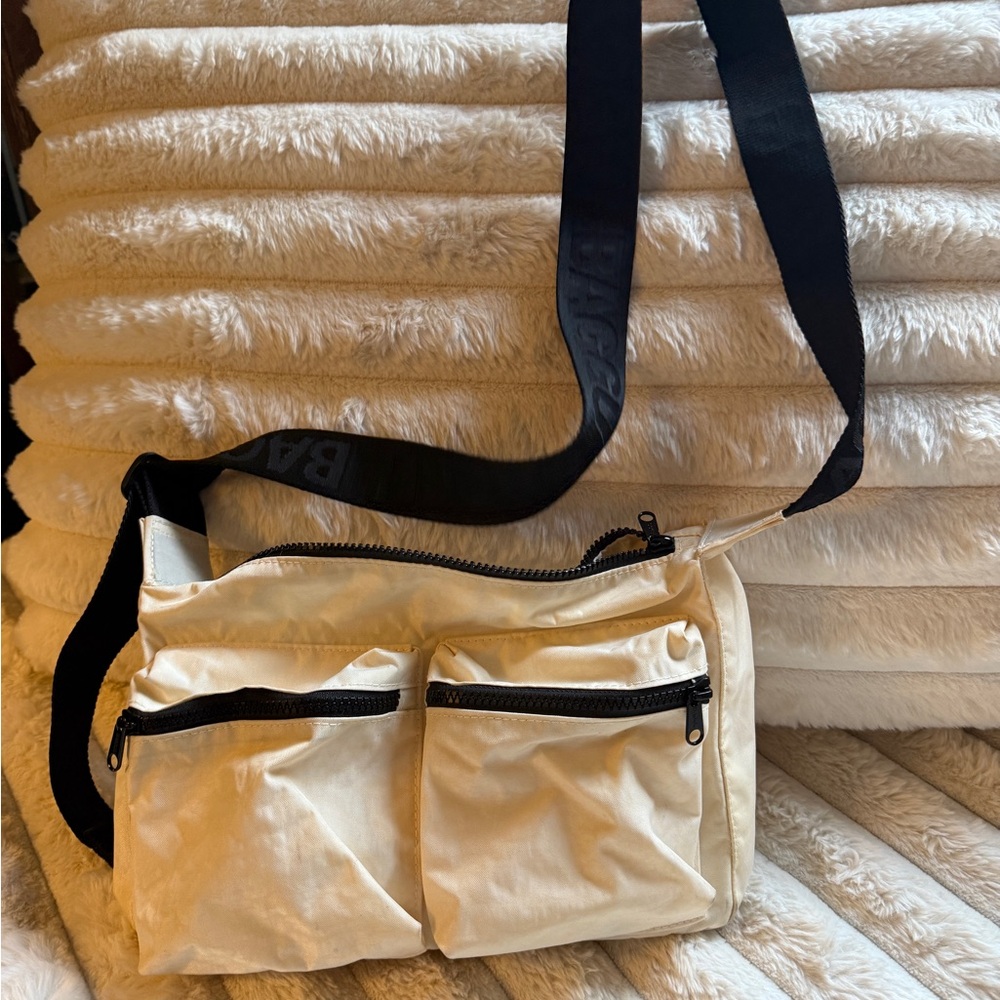 Baggu medium cargo crossbody in white